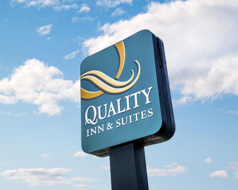Quality Inn & Suites North Gibsonia Exterior foto